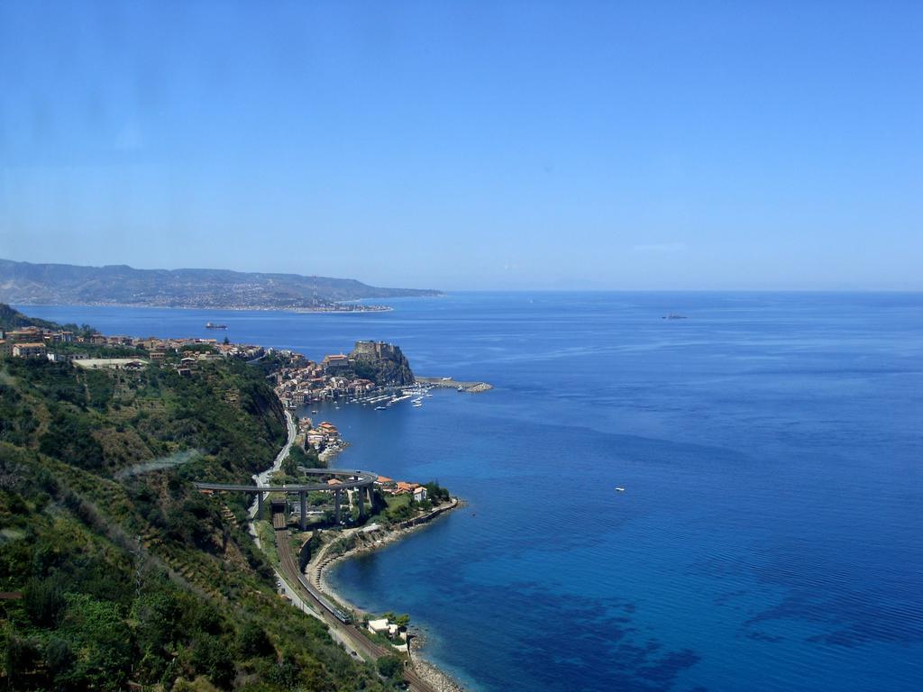 La Casa Di Ermelinda Bed and Breakfast Reggio di Calabria Buitenkant foto